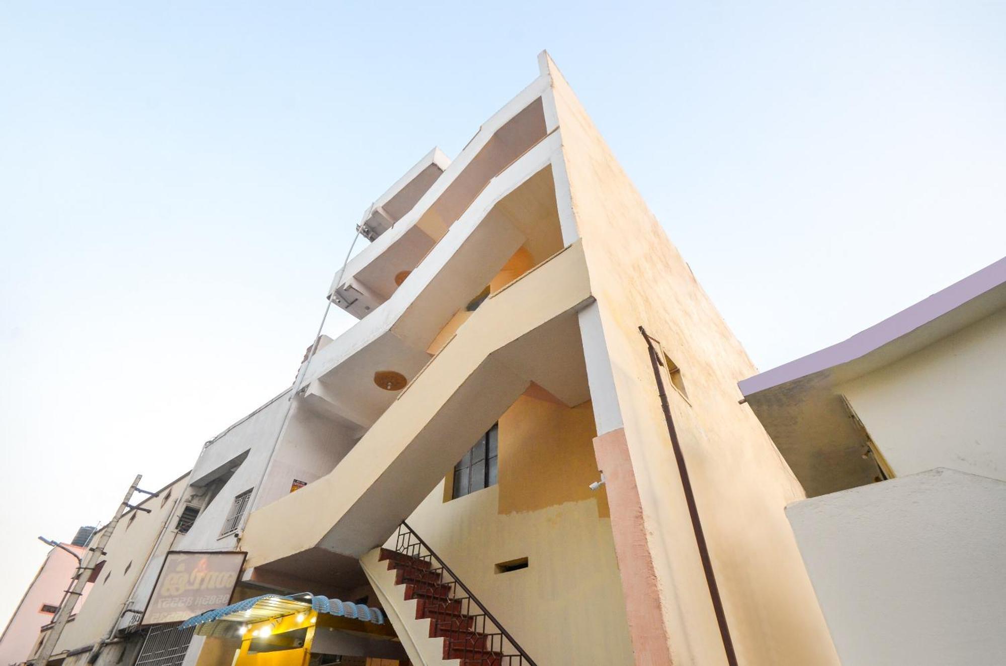 קוימבטור Hotel O Sri Murugan Lodge מראה חיצוני תמונה